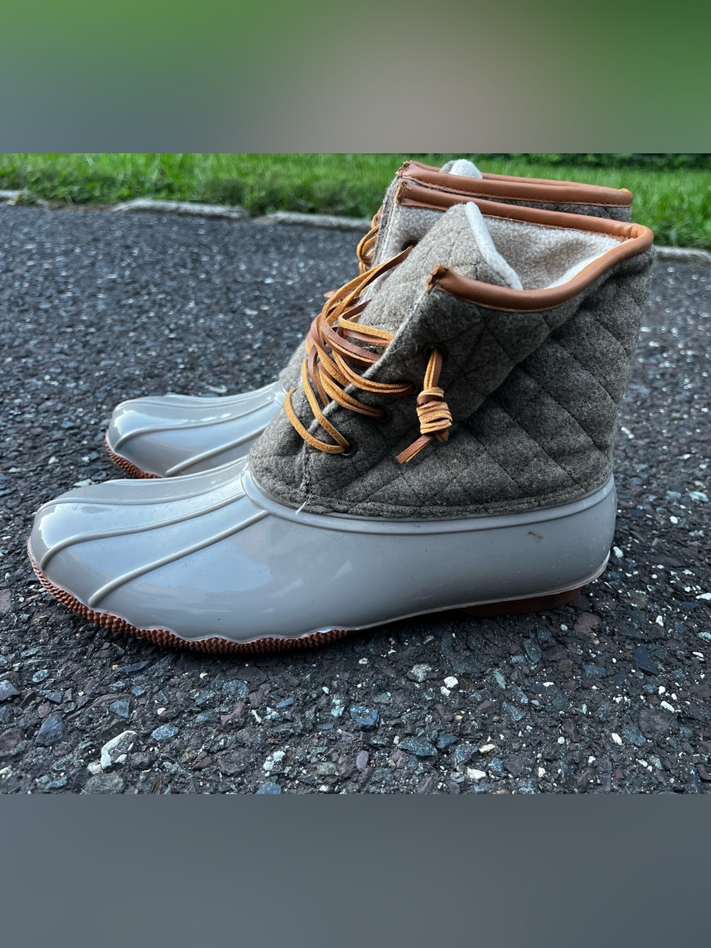 SEVEN7 Wool Goose Duck Boots Women 9 Gray Quilted Lace Up Rain Winter Boots